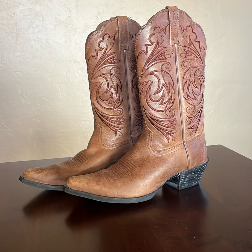 Ariat Cowboy Boots. Size 7B